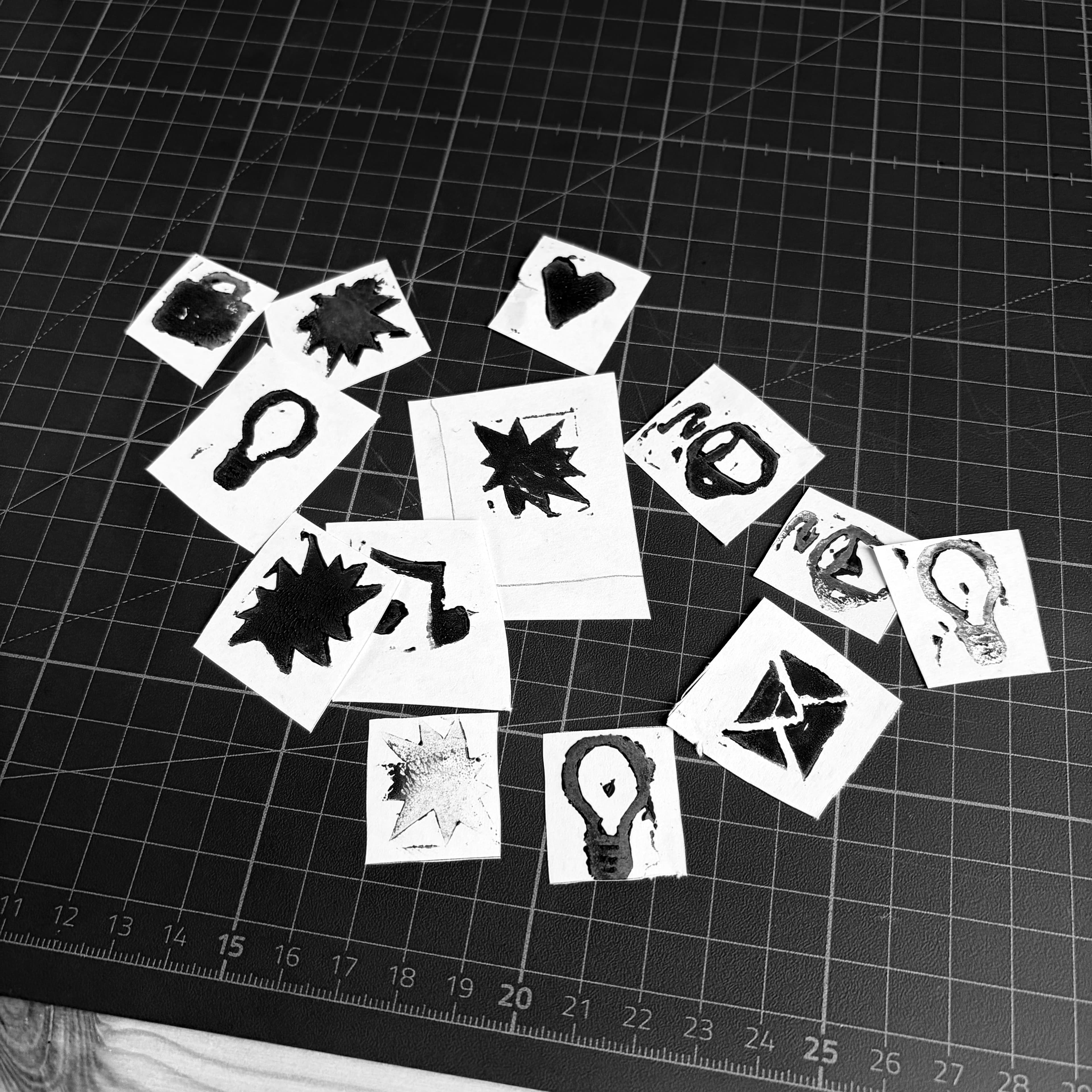 Linocut carving2